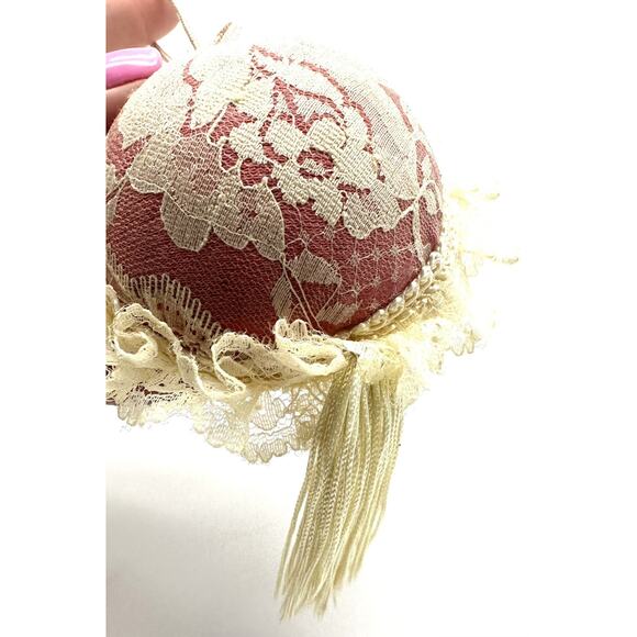 Victorian Louis Nichole 1983 CHRISTMAS BALL ORNAMENT with Beige Lace & Fringe - Picture 3 of 8